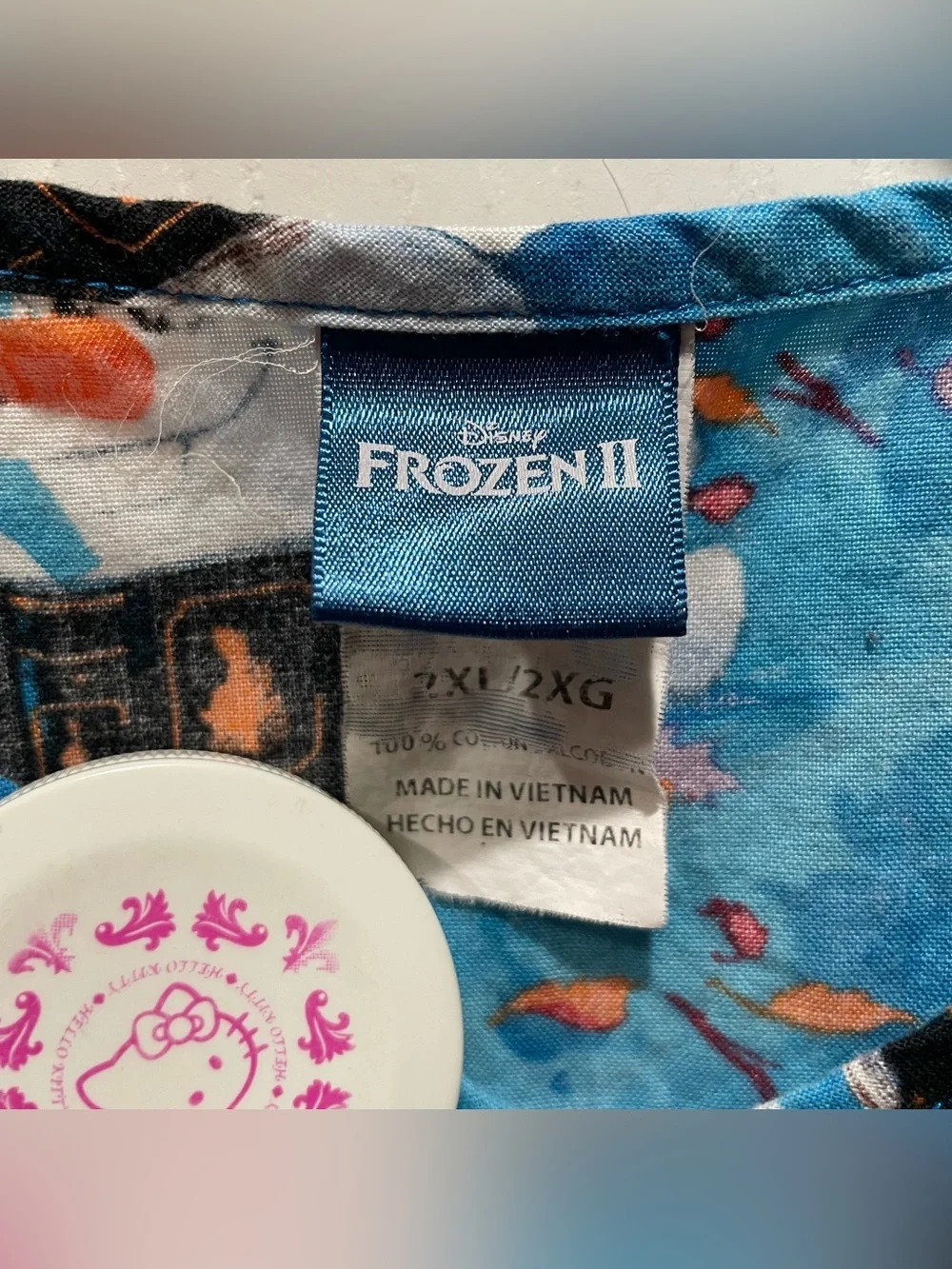Disney Frozen Olaf Reading Fall Autumn Leaf Scrub Top 2XL Medic Nurse Dentist